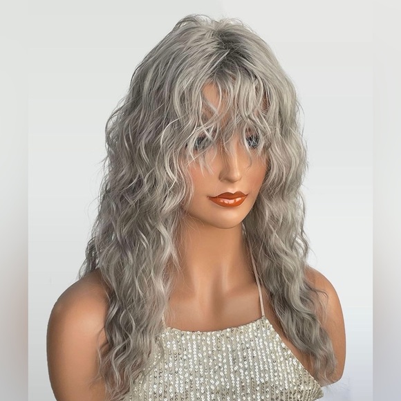 - Human hair blend grey curly wavy wig with bang - Picture 4 of 5